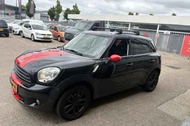 MINI Countryman (2013) thumbnail 4