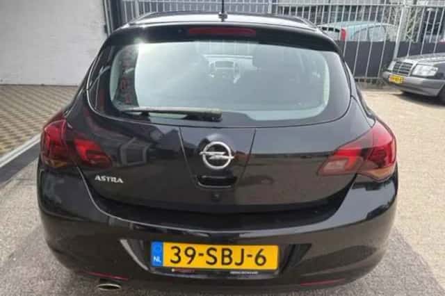 Opel Astra (2011) thumbnail 5