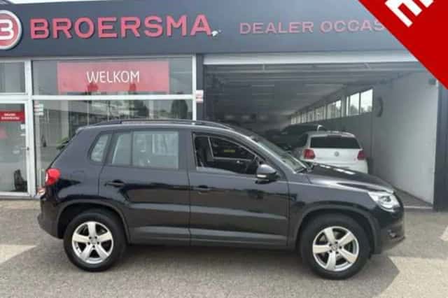 Volkswagen Tiguan (2011) thumbnail 1