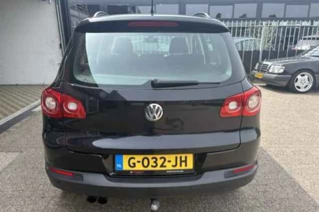 Volkswagen Tiguan (2011) thumbnail 5