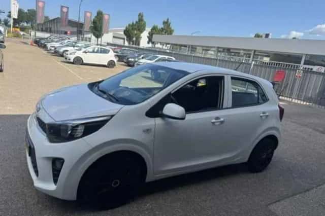 Kia Picanto (2017) thumbnail 4