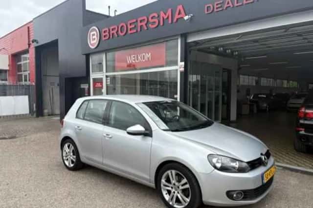 Volkswagen Golf (2010) thumbnail 2