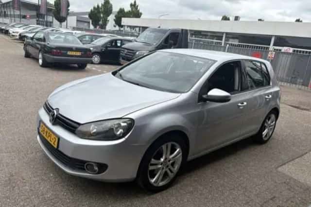 Volkswagen Golf (2010) thumbnail 3