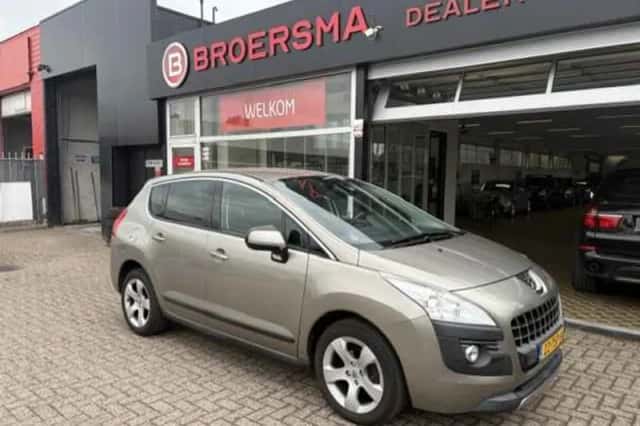Peugeot 3008 (2012) thumbnail 2