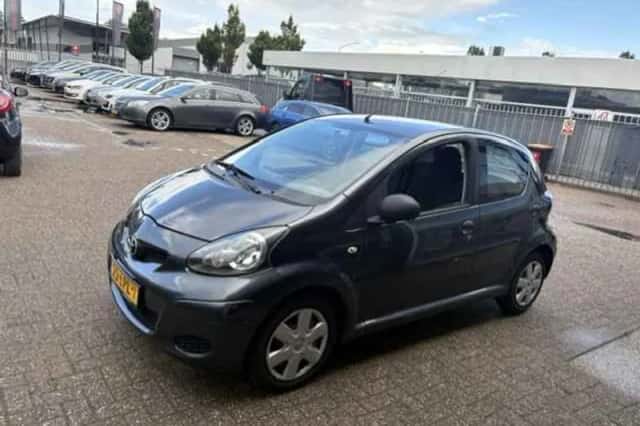 Toyota Aygo (2010) thumbnail 4
