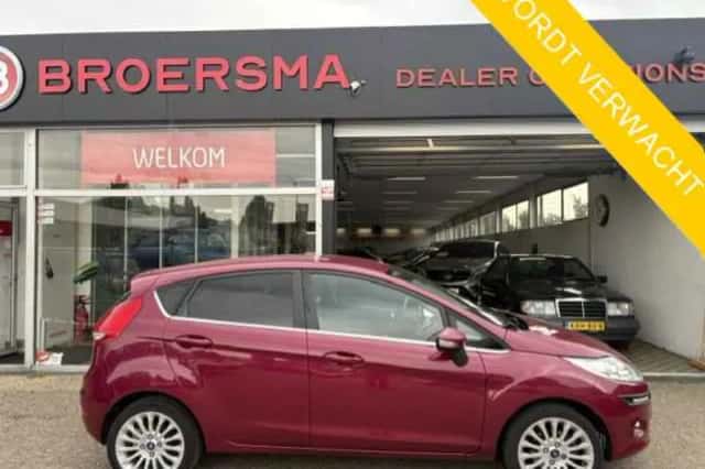 Ford Fiesta (2012) thumbnail 1