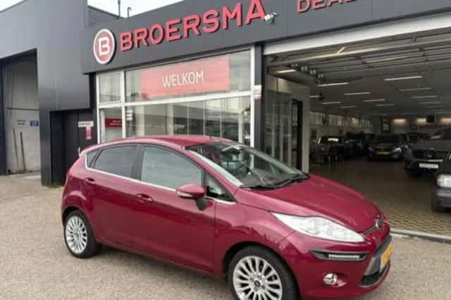 Ford Fiesta (2012) thumbnail 2