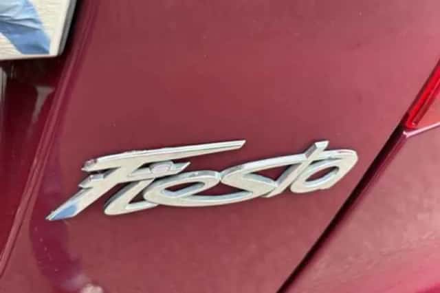 Ford Fiesta (2012) thumbnail 6