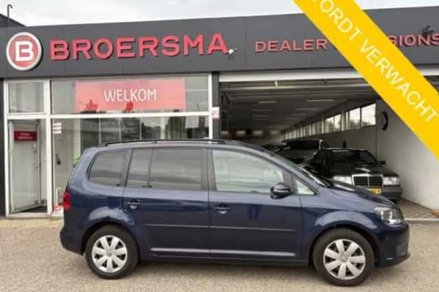 Volkswagen Touran (2013) thumbnail 1
