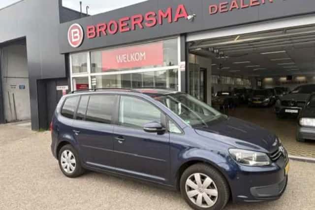 Volkswagen Touran (2013) thumbnail 2