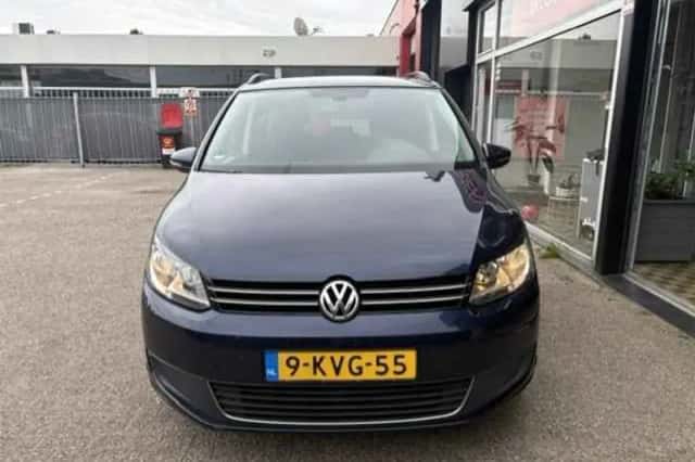 Volkswagen Touran (2013) thumbnail 3