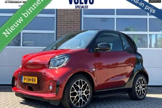 Smart Fortwo (2022) thumbnail 2