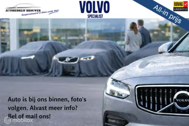 Volvo XC40 (2024) thumbnail 2