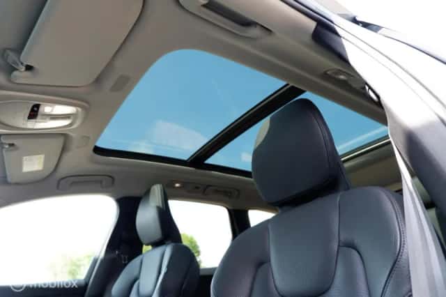 Volvo XC60 (2023) thumbnail 4