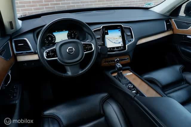 Volvo XC90 (2019) thumbnail 5