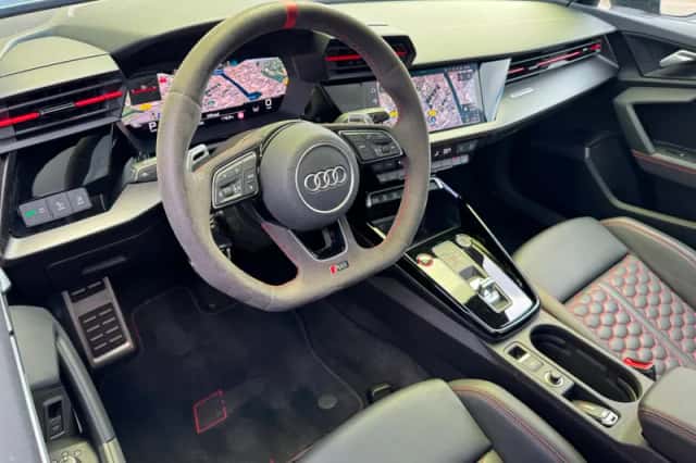 Audi A3 (2023) thumbnail 2
