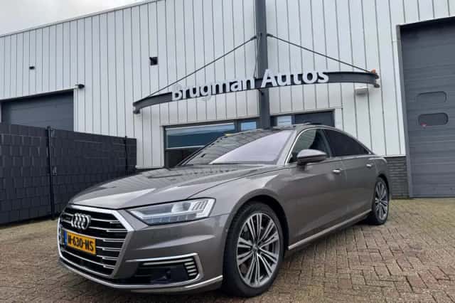 Audi A8 (2021) thumbnail 1