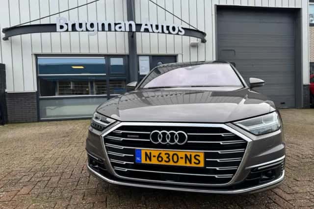 Audi A8 (2021) thumbnail 5