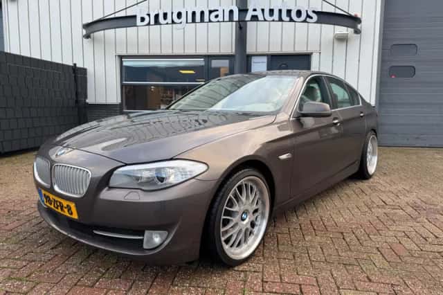 BMW 5-Serie (2011) thumbnail 1