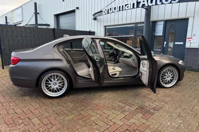 BMW 5-Serie (2011) thumbnail 4