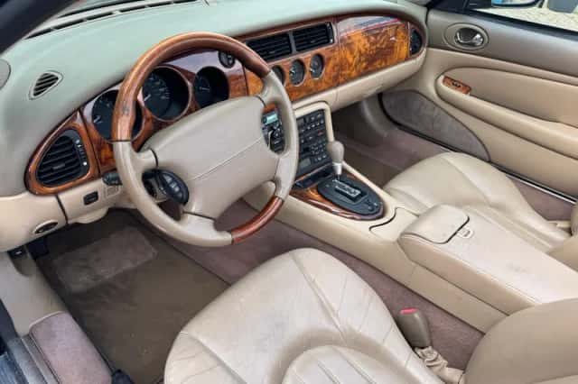 Jaguar XK8 (2002) thumbnail 2