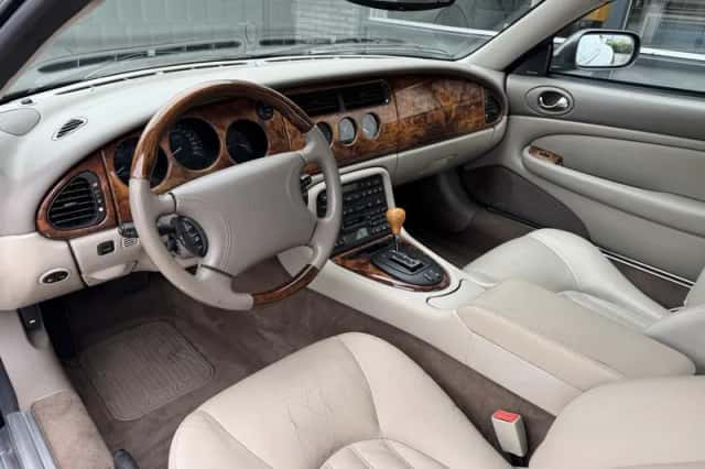 Jaguar XKR (1999) thumbnail 2