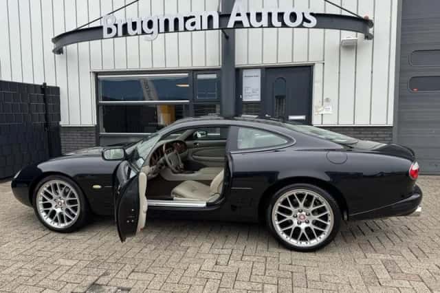 Jaguar XKR (1999) thumbnail 4