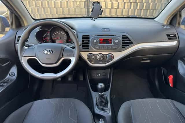 Kia Picanto (2016) thumbnail 2