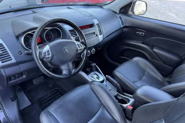 Peugeot 4007 (2008) thumbnail 2
