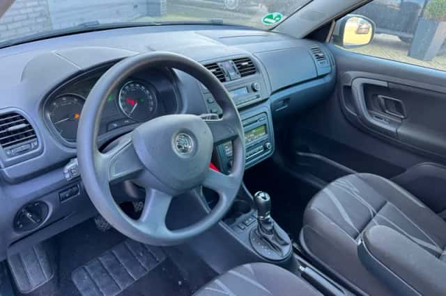 Škoda Fabia (2013) thumbnail 2