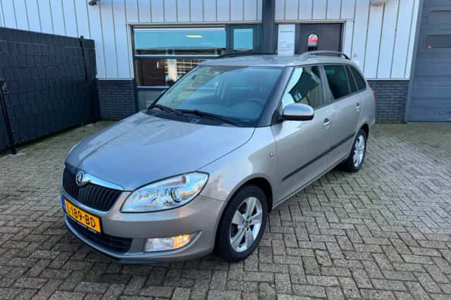 Škoda Fabia (2013) thumbnail 4