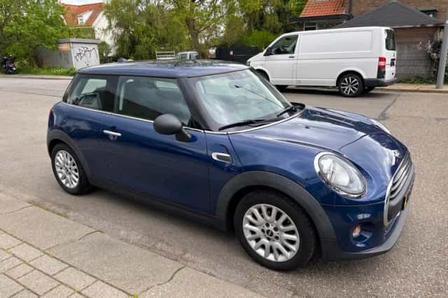 MINI One (2017) thumbnail 3