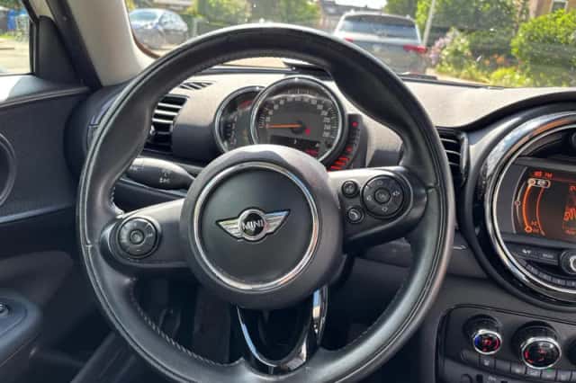 MINI Clubman (2016) thumbnail 2
