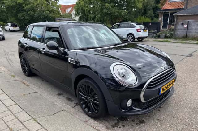 MINI Clubman (2016) thumbnail 4