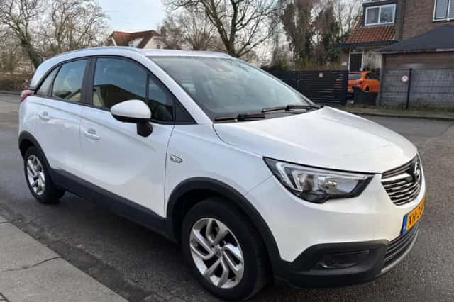 Opel Crossland X (2019) thumbnail 3