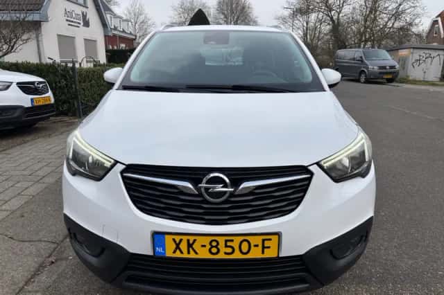 Opel Crossland X (2019) thumbnail 3