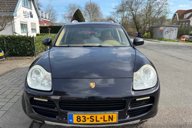 Porsche Cayenne (2006) thumbnail 2