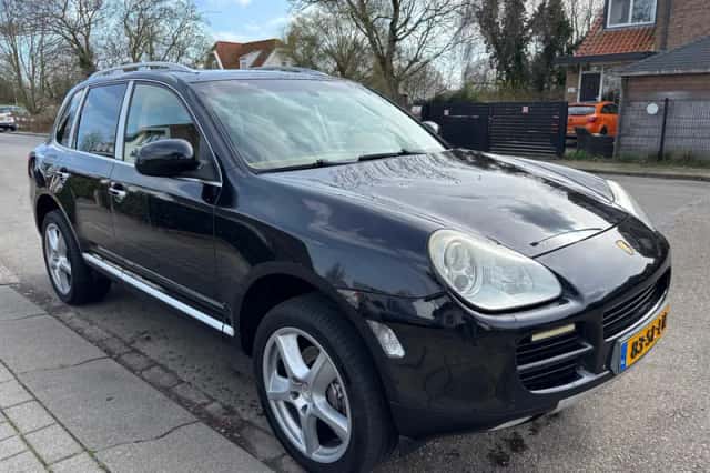 Porsche Cayenne (2006) thumbnail 3