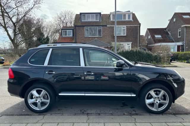 Porsche Cayenne (2006) thumbnail 4