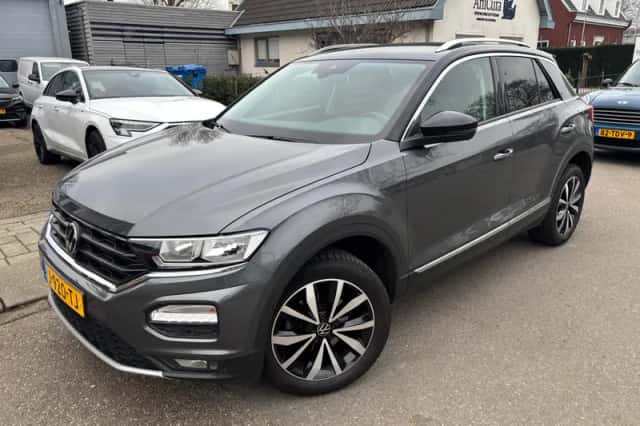 Volkswagen T-Roc (2020) thumbnail 1