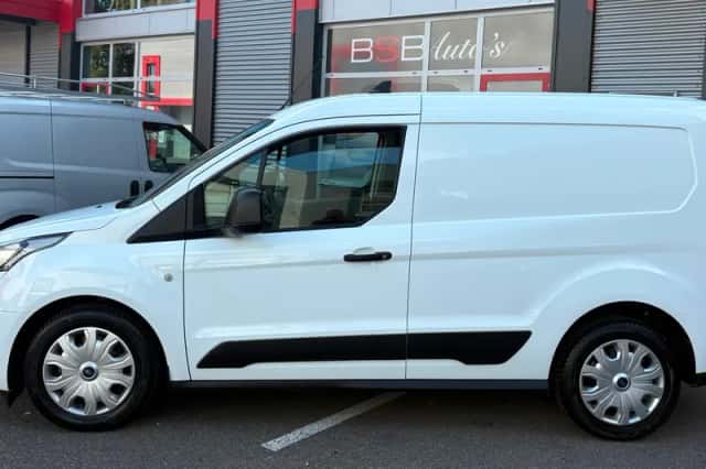 Ford Transit (2022) thumbnail 3