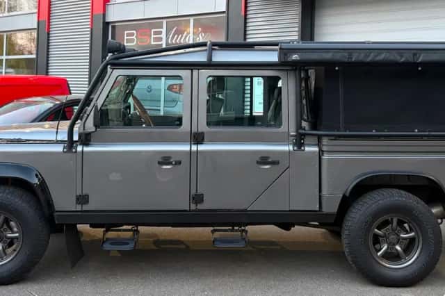 Land Rover Defender (2006) thumbnail 4