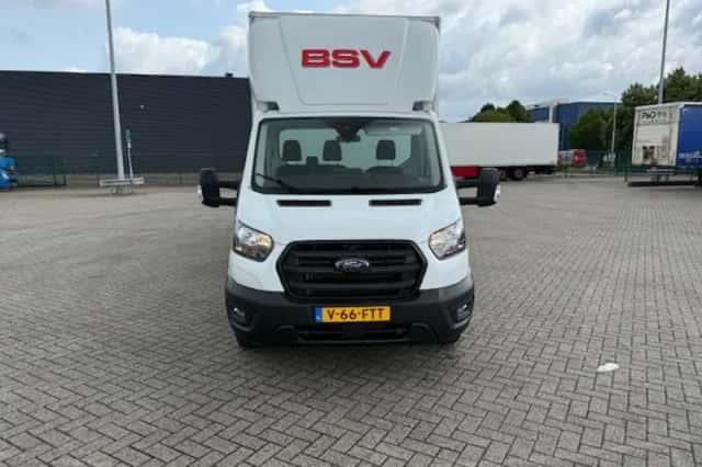 Ford Transit (2024) thumbnail 2