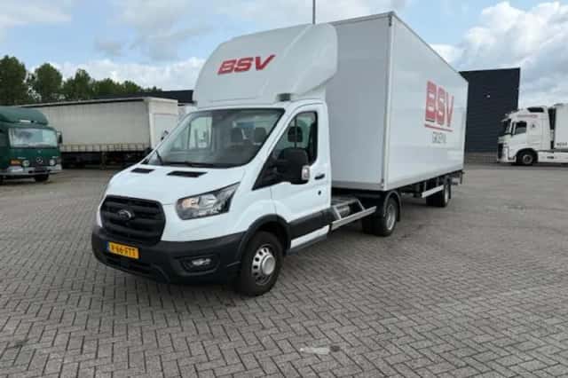 Ford Transit (2024) thumbnail 3