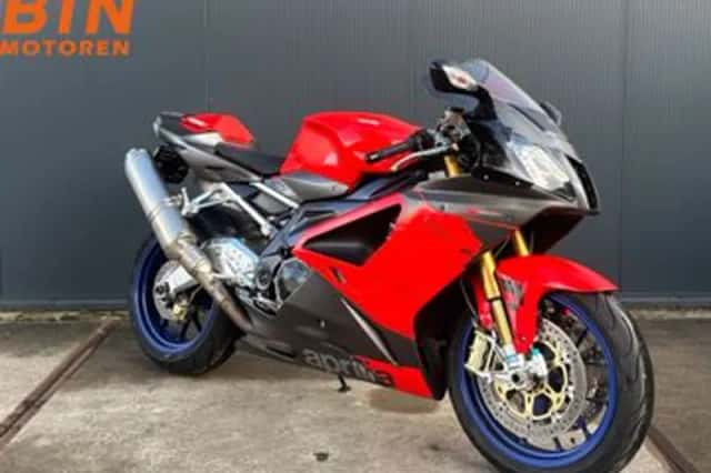 APRILIA RSV (2006) thumbnail 2