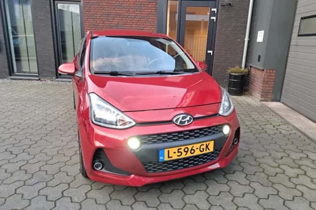 Hyundai i10 (2017) thumbnail 2
