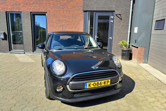MINI One (2015) thumbnail 2