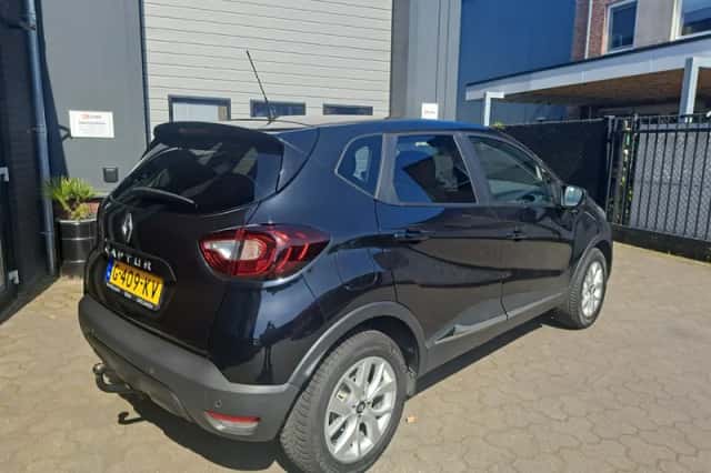Renault Captur (2019) thumbnail 3