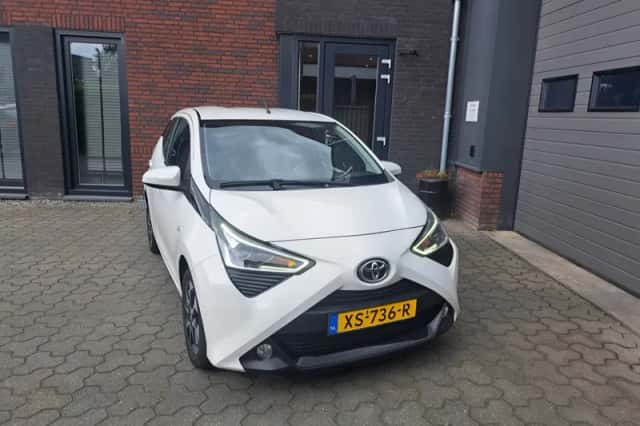 Toyota Aygo (2019) thumbnail 2