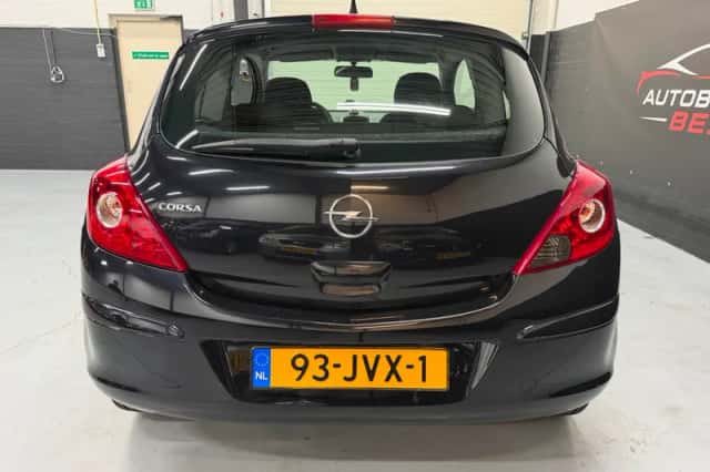 Opel Corsa (2009) thumbnail 5